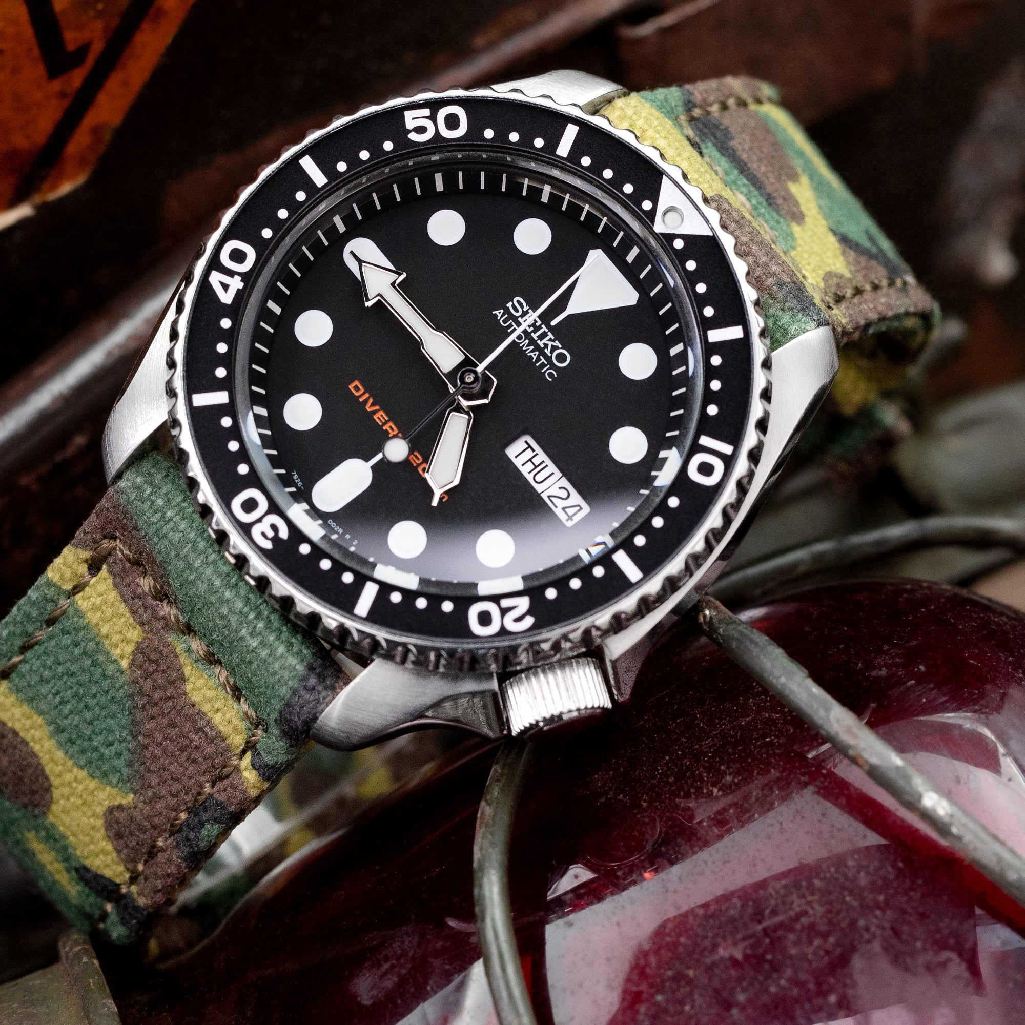 22mm MiLTAT WW2 2-piece ERDL Camouflage Canvas Watch Band with lockstitch round hole, Sandblasted - Image 3