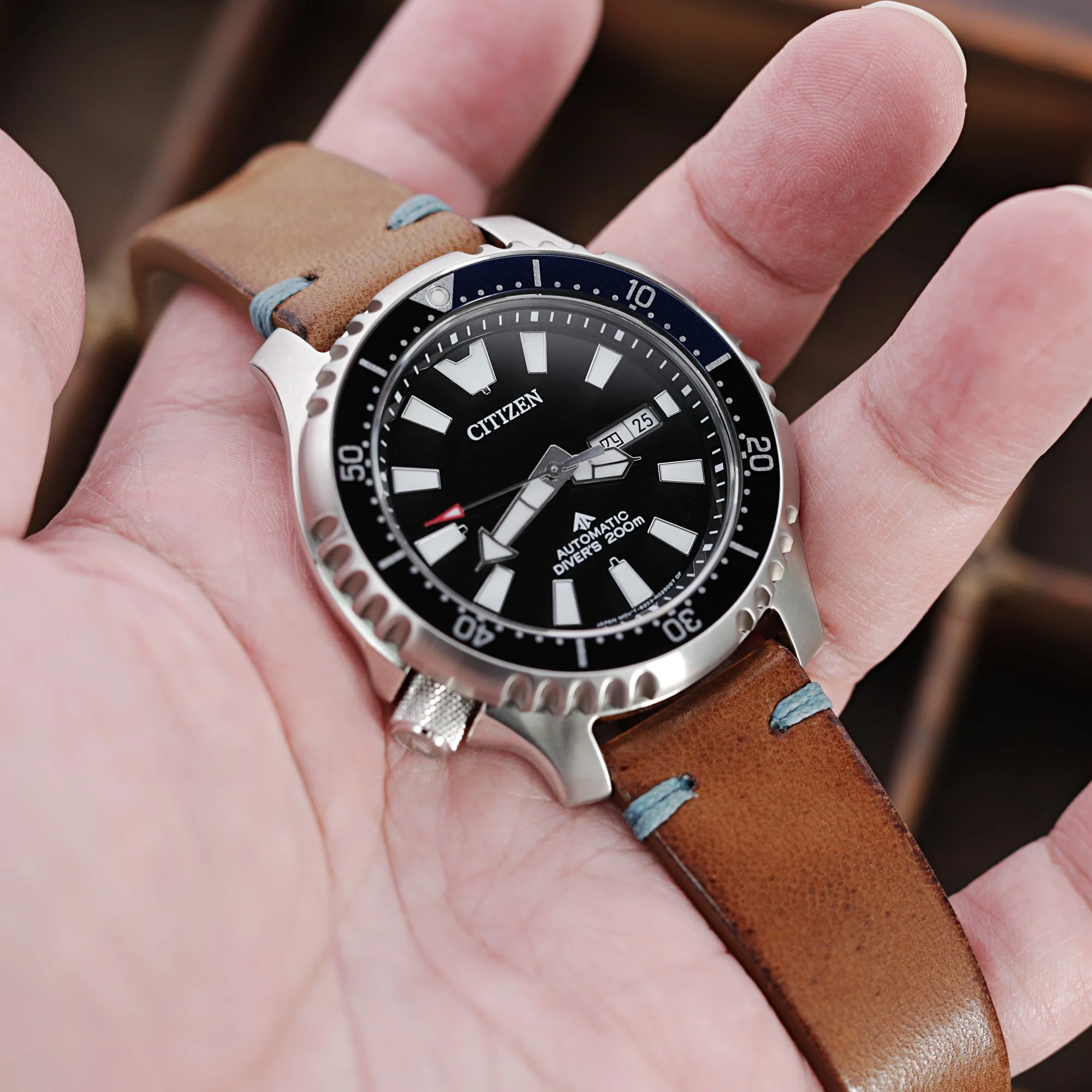 Q.R. 20mm Italian Handmade Brown Horse Leather Watch Band, One-piece V-clasp, Blue St. - Image 4