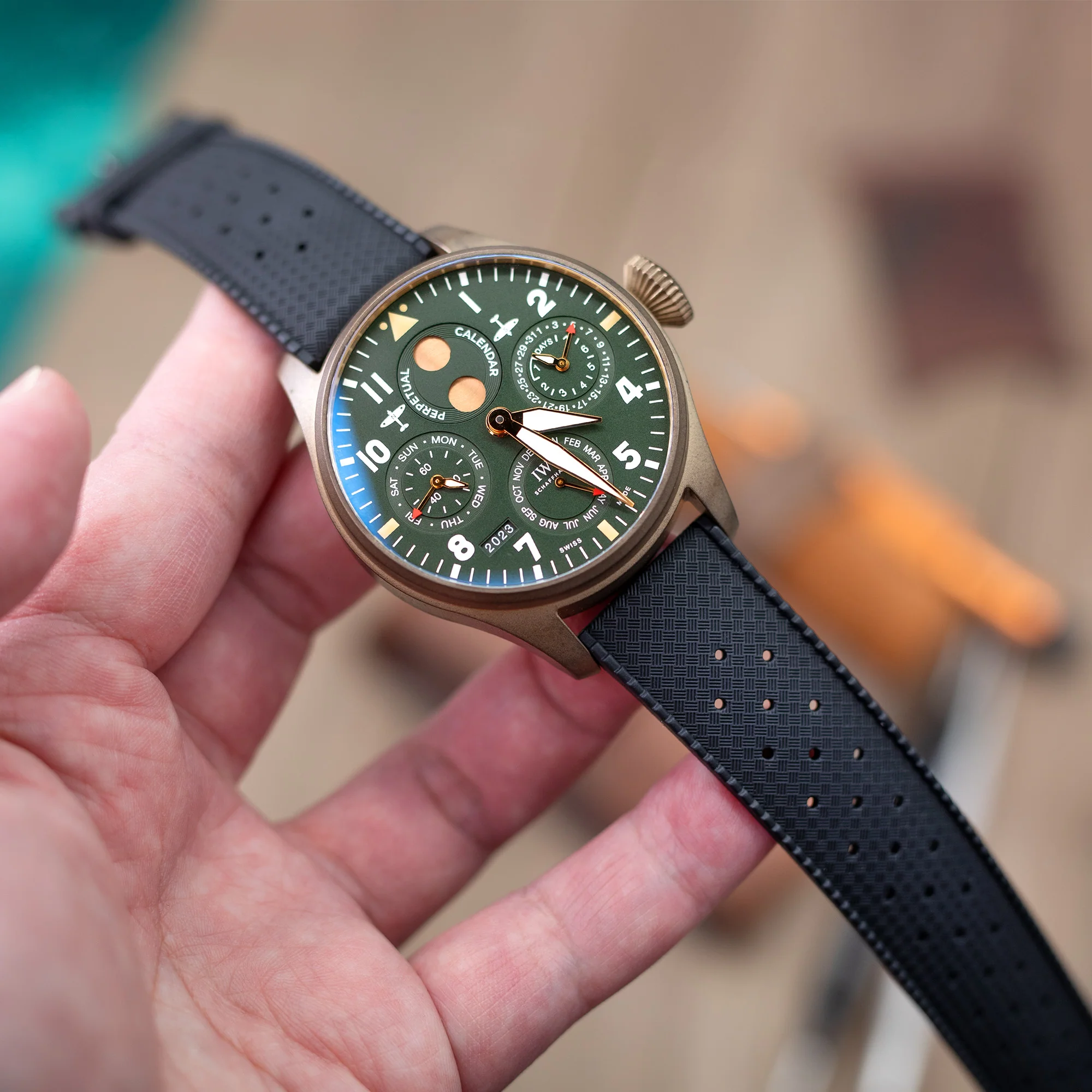 Black Tropical-Style Pro FKM Rubber Quick Release Strap 19mm to 23mm - Image 4