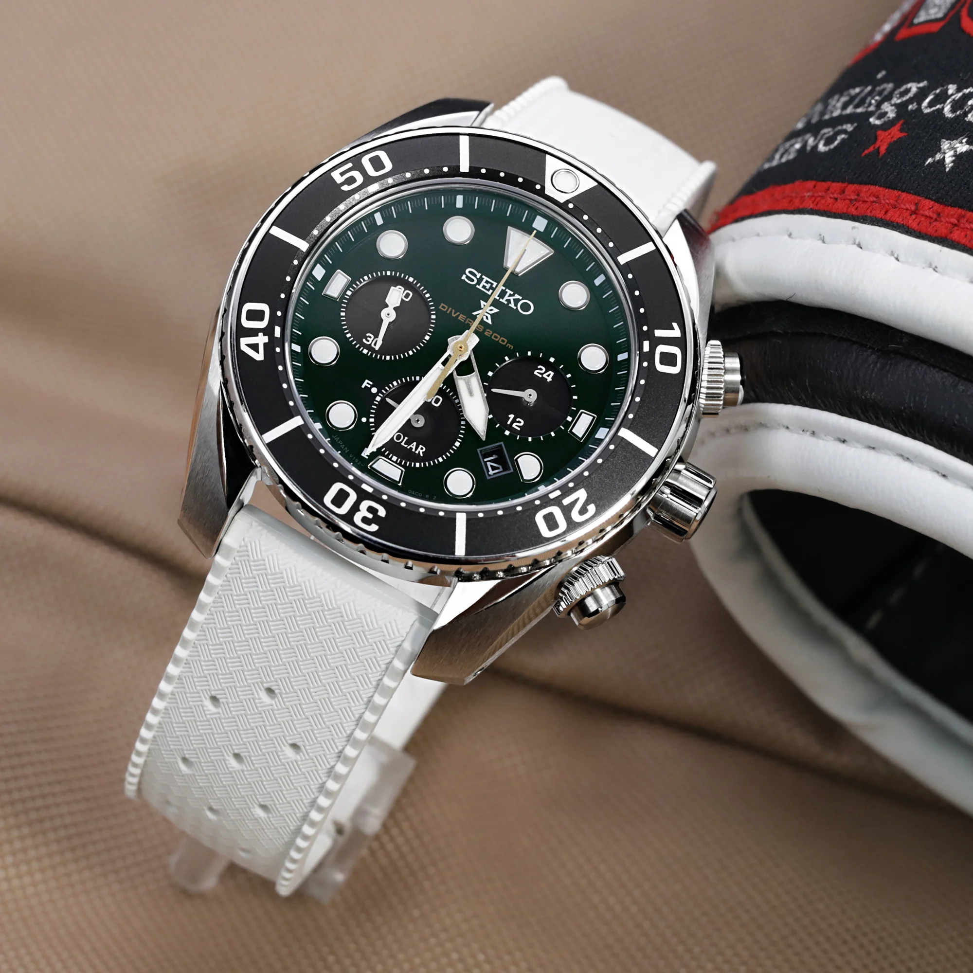 White Tropical-Style Pro FKM Rubber Quick Release Strap 19mm to 22mm - Image 4