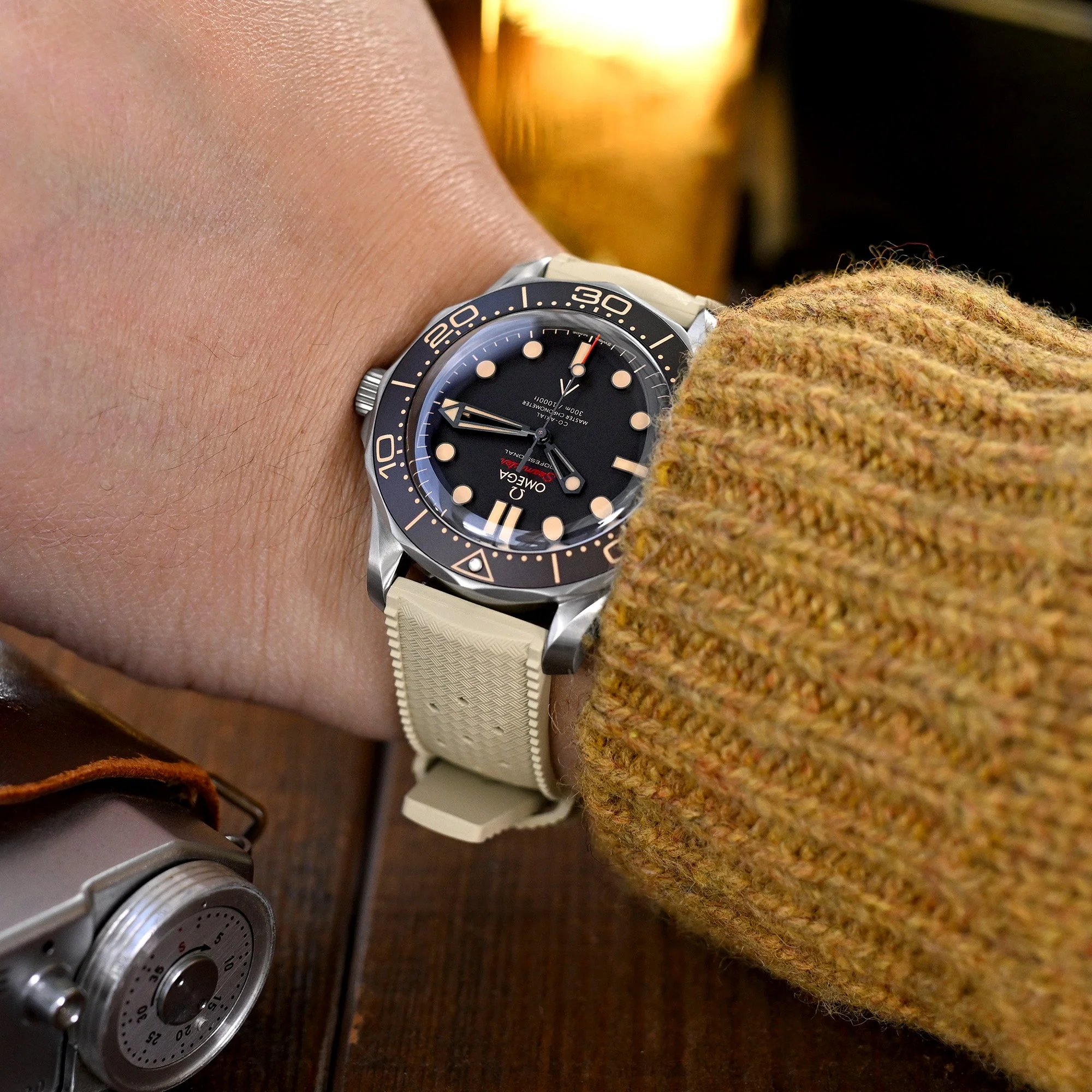 Quick Release Khaki Tropical-Style Pro FKM rubber watch strap, 20mm - Image 3