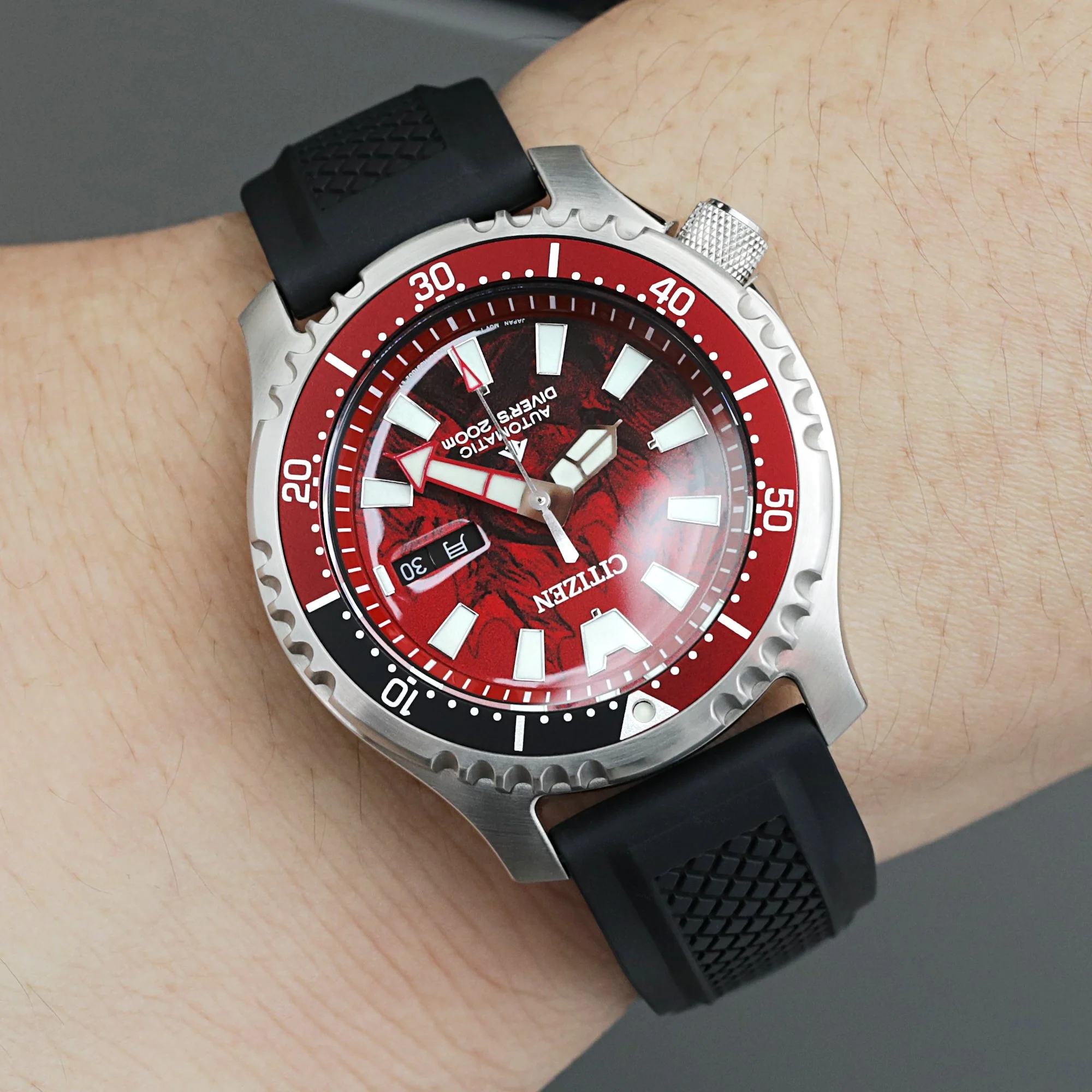 Crisscross Black FKM Quick Release Rubber Strap, 20mm or 22mm - Image 3