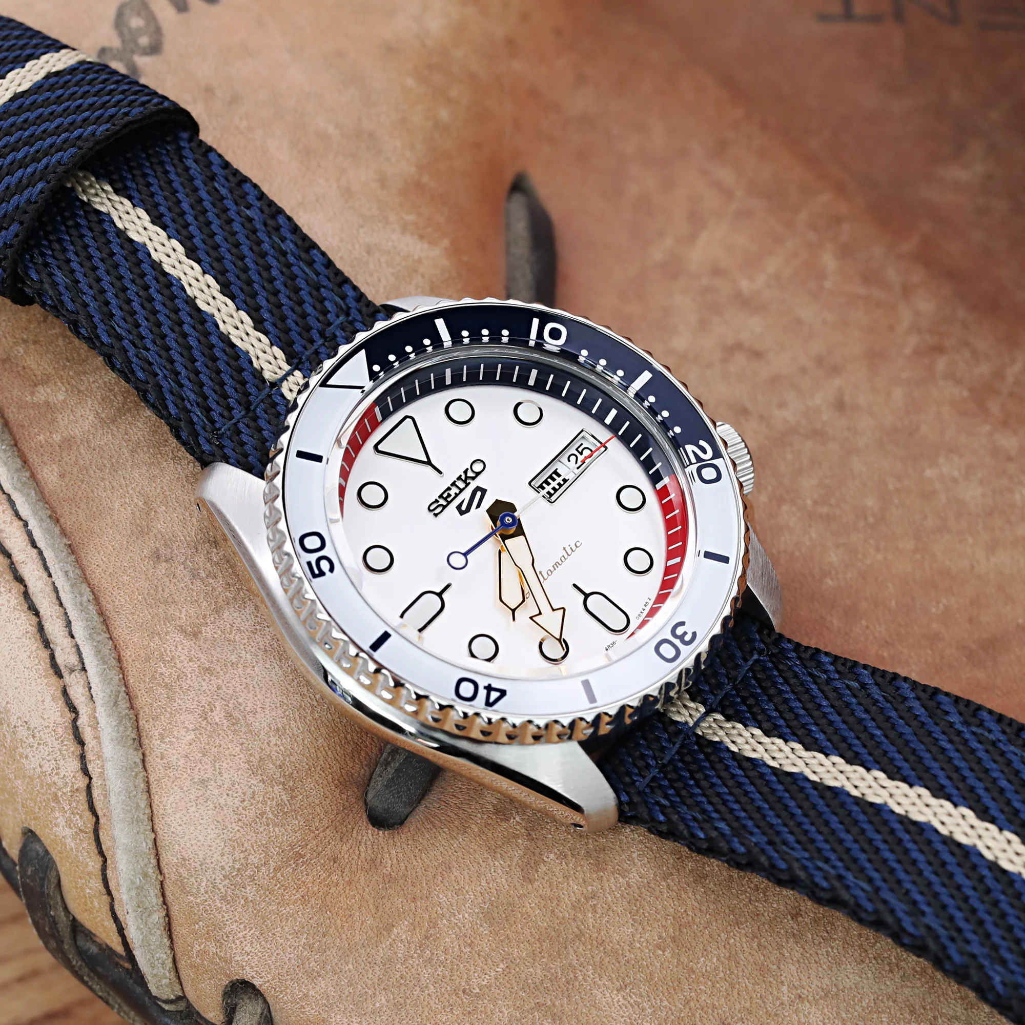 22mm 2-pcs Nylon Watch Band, Quick Release, Blue & Khaki, Brushed Buckle - Image 5