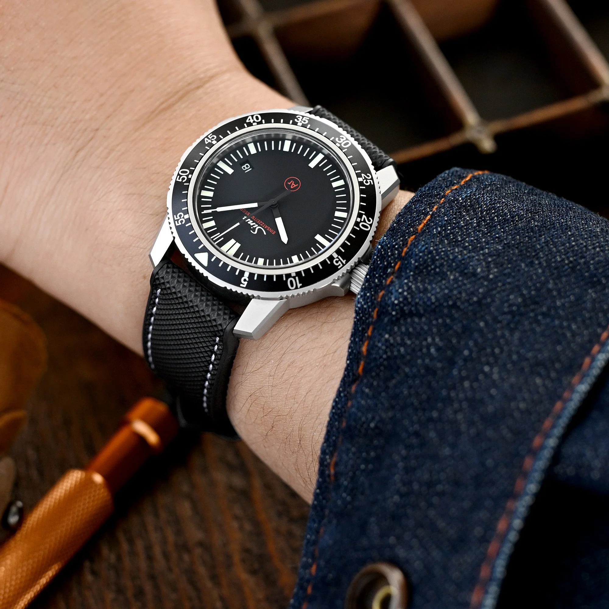 FKM38 Black FKM Quick Release Rubber Watch Band, Brushed, 20mm or 22mm - Image 3